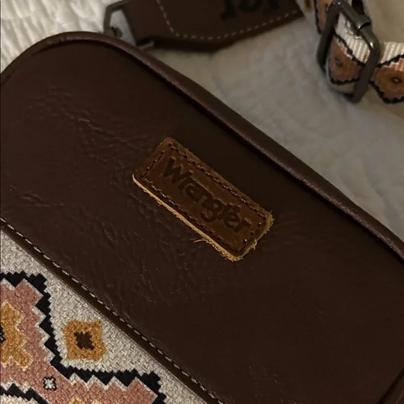 Wrangler Brown Bag with Geometric Strap - Picture 2 of 5